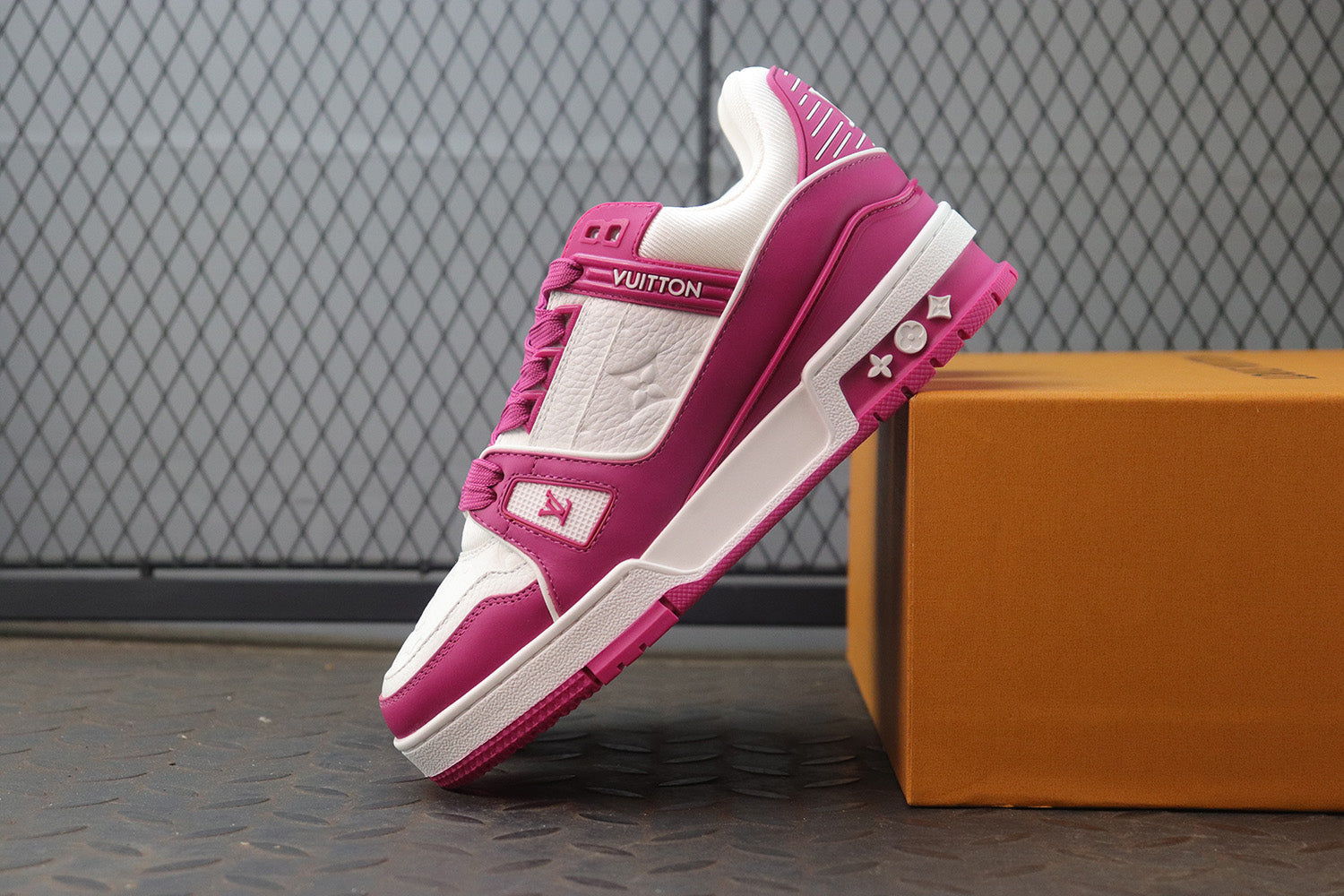 Louis Vuit* Trainer 'pink'