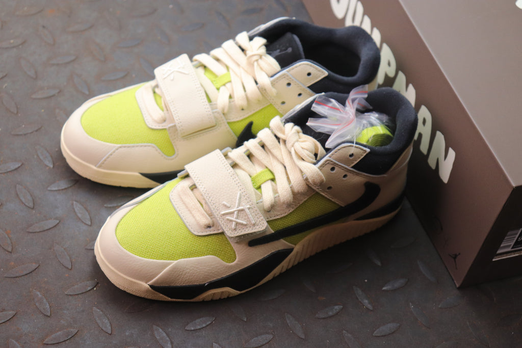 Travis Scott x Jordan - Bright Cactus